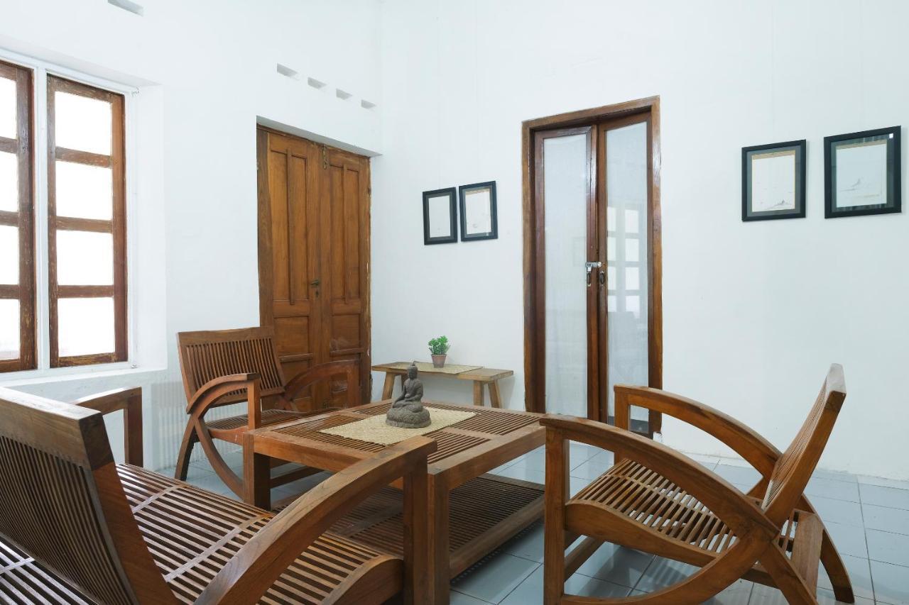 Oyo 287 Rumah Eyang Near Rsud Kota Yogyakarta Hotel Exterior photo