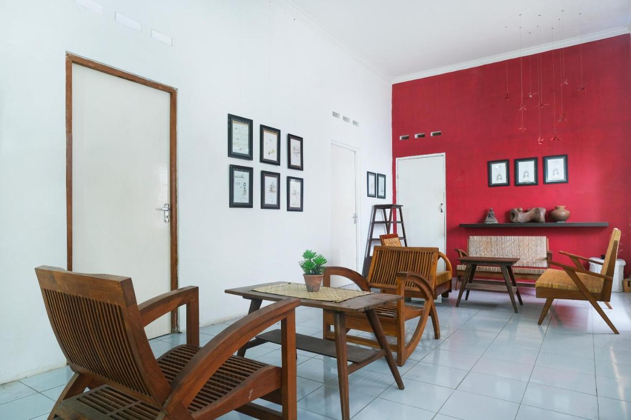 Oyo 287 Rumah Eyang Near Rsud Kota Yogyakarta Hotel Exterior photo